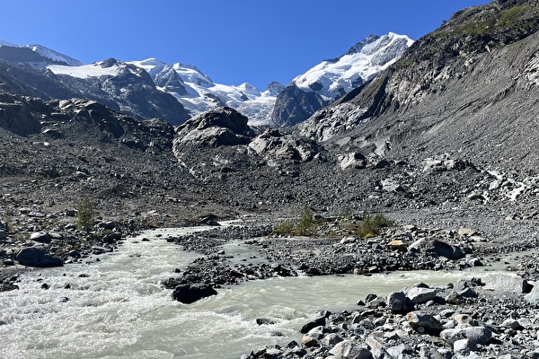 Passend zum Motto des Weltwassertags 2025 «Schutz der Gletscher – Sicherung unserer Wasserressour-cen» zeigt das Bild den Morteratschgletscher im Engadin. (Bild: Daniel Martinelli)
