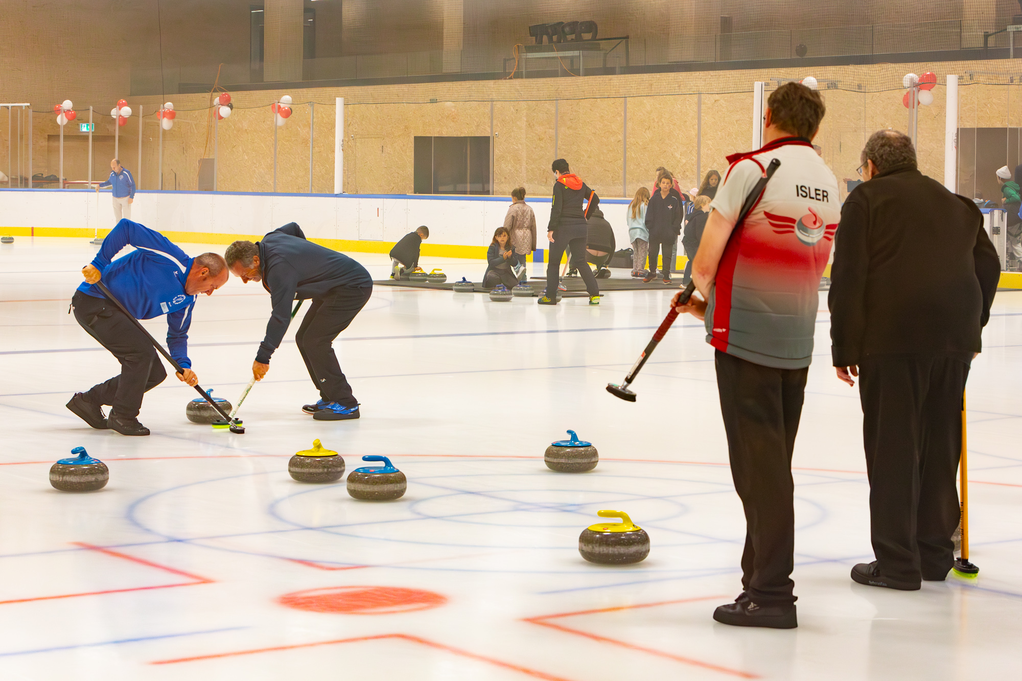 Curling-Spiel-Demonstration und selber spielen mit dem Curling Club Kloten Dorf, CCKD