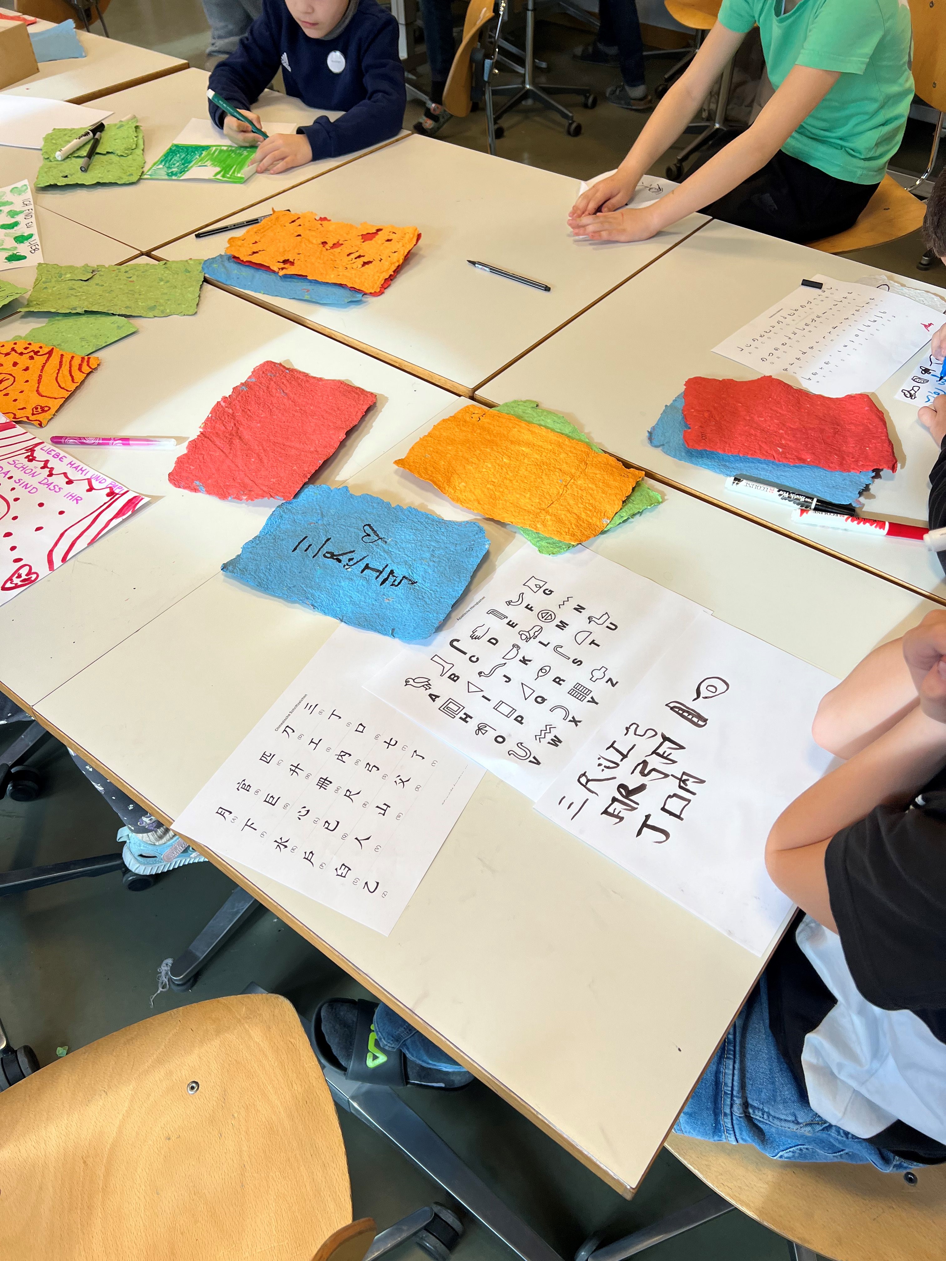 Impressionen aus der Projektwoche der Schule Dorf/Feld (Bilder: Schule Kloten, NF)