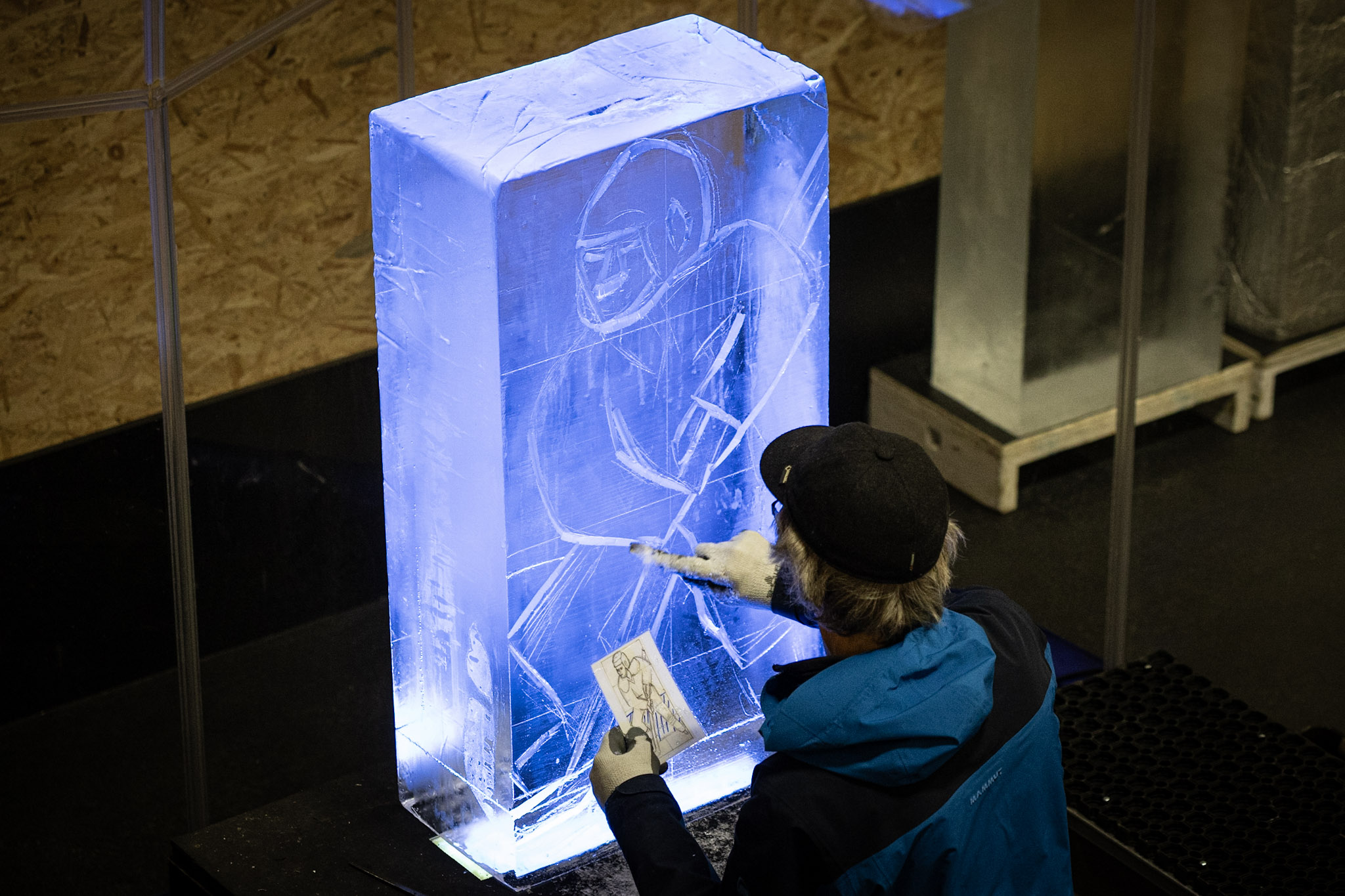 Live-Eisskulpturen-Schnitzen