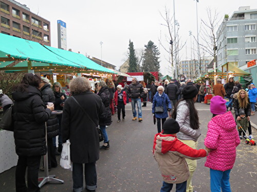 Stadtplatz – Kerzenziehen, Räbeliechtliumzug, Adventsmarkt 