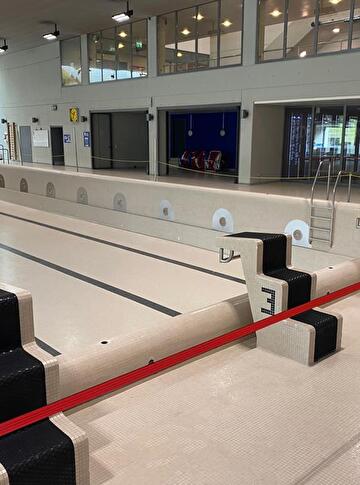 Das leere Schwimmbecken, während der Revision im Jahr 2022.