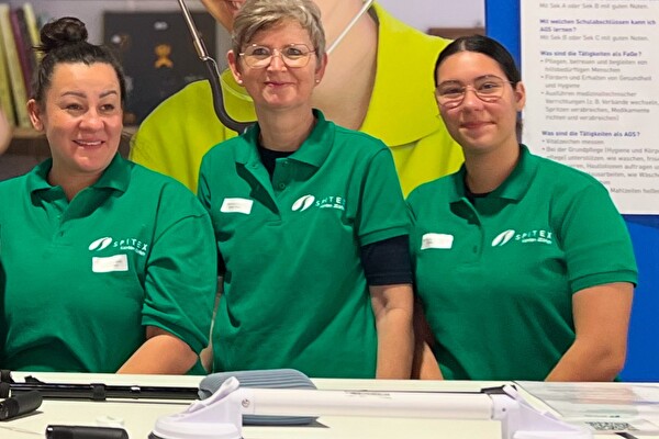 v.l.: Biljana Knezevic, Verena Fessler und Soraia Santos Lopes von der Spitex Stadt Kloten. (Bild: Stadt Kloten)