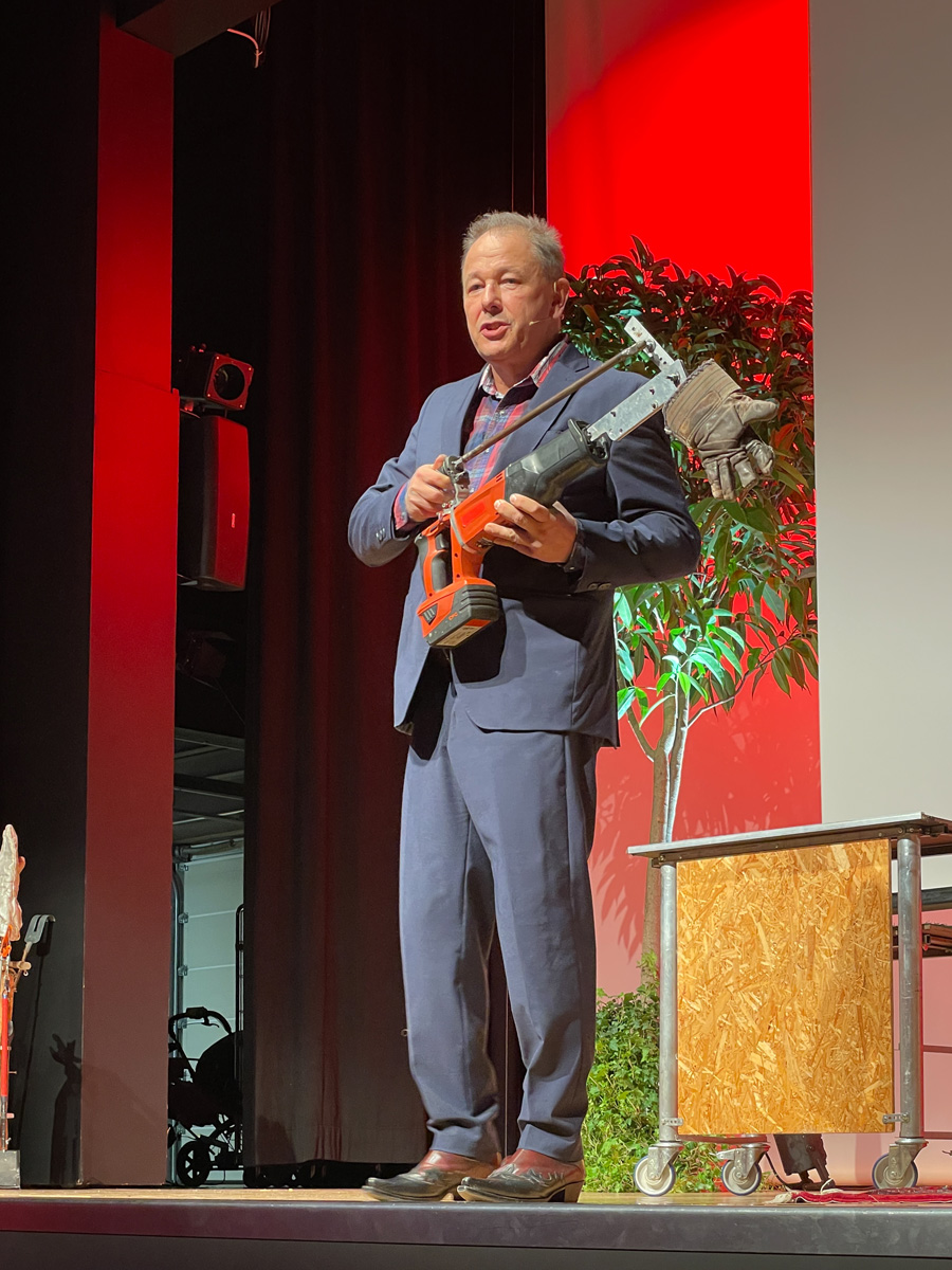 Tüftler und Erfinder Stefan Heuss präsentiert "Wellness auf der Baustelle
