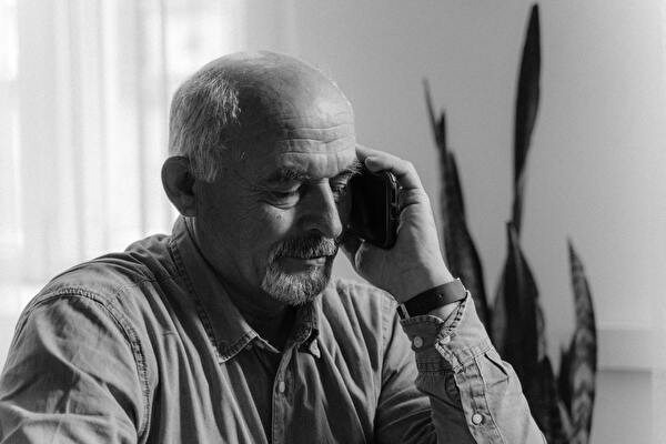 Ältere Personen sind besonders oft von Telefonbetrug betroffen. Bild: Tima Miroshnichenko