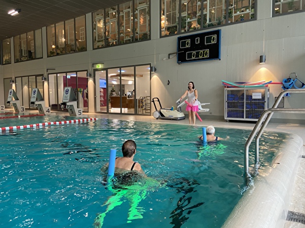 Teilnehmerinnen im Aquafit Kurs