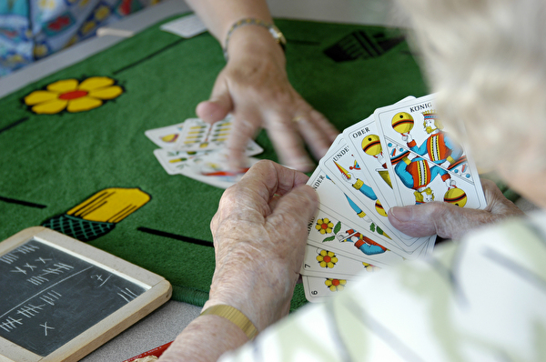 Jassen im Pflegezentrum im Spitz. Bild: Stadt Kloten