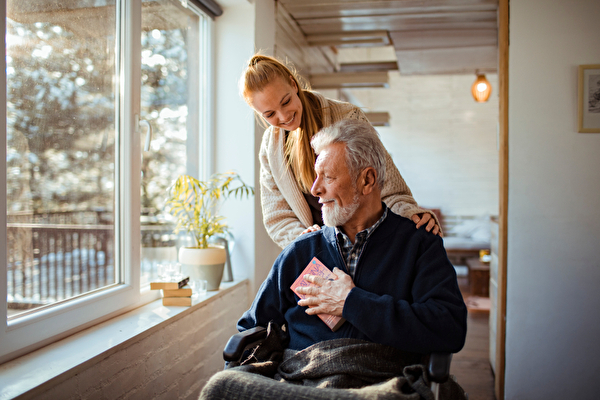 Pflegende Angehörige. Bild: istock
