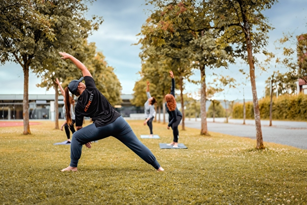 Yoga unter freiem Himmel bei Active City. (Bild: Radix)
