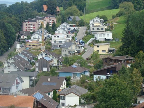 Der Oberkellerhof liegt am Südhang der Gemeinde Malters. Das Dorfzentrum und die Bahn sind schnell zu Fuss erreichbar. Das Neubaugebiet bietet idealle Bedingungen für junge Familien. Vorbehalten wird die Ortsplanungsrevision im Sommer/Herbst 2006.