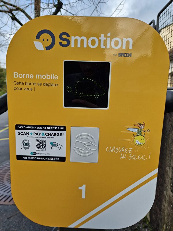 Borne de recharge rue du Gravier