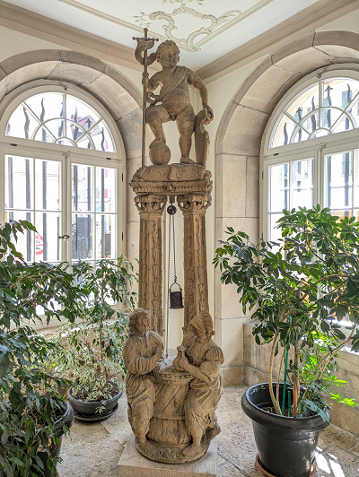 Fontaine de la Samaritaine - Ancienne sculpture