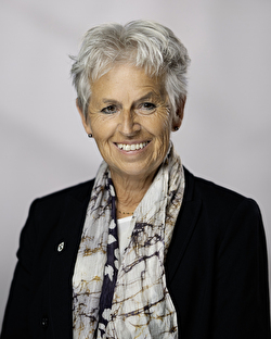 Portraitbild Gemeindepräsidentin Jeanne Locher