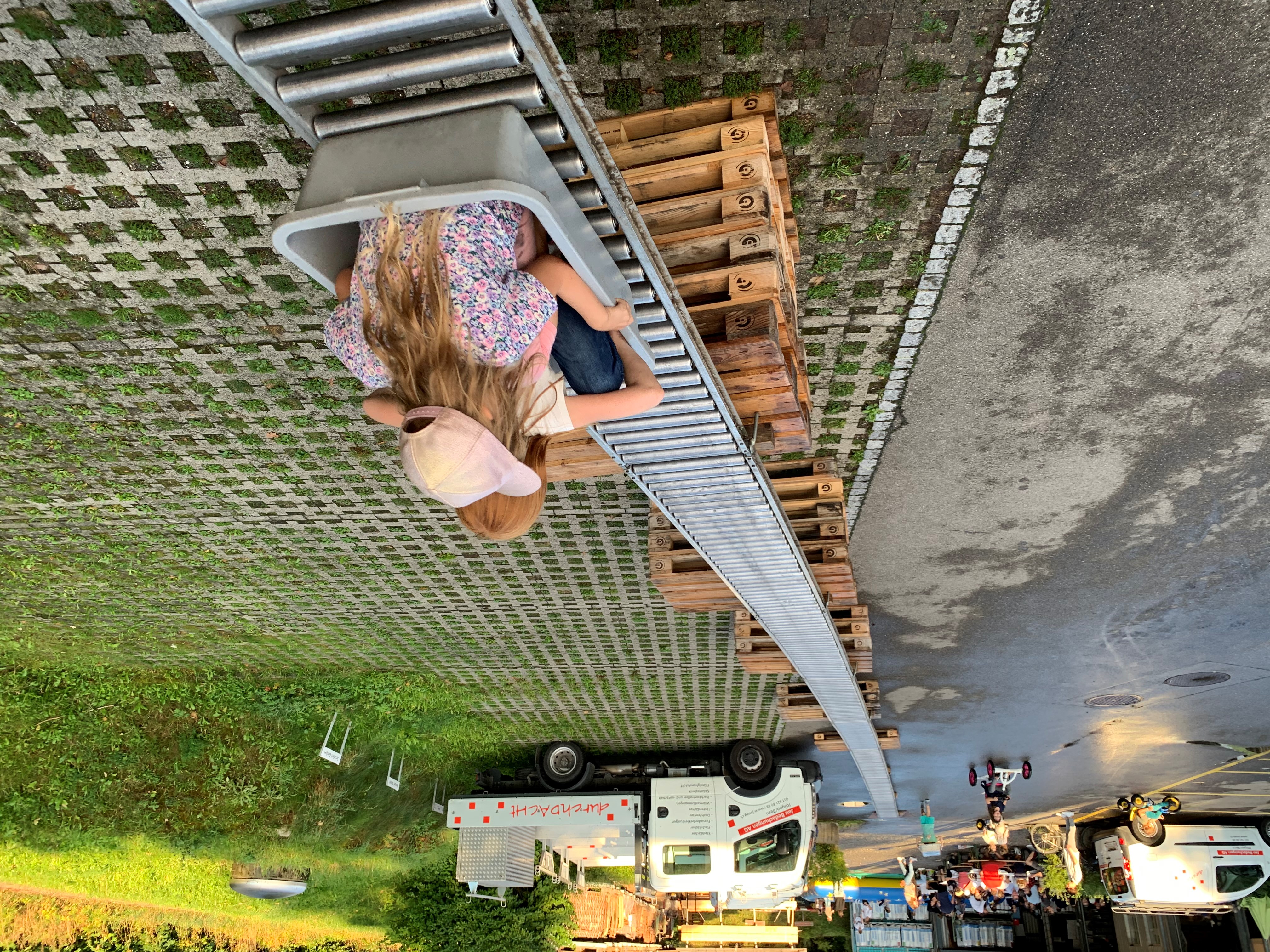 "Bobbahn" für die Kinder am Quartierfest im Eyfeld.