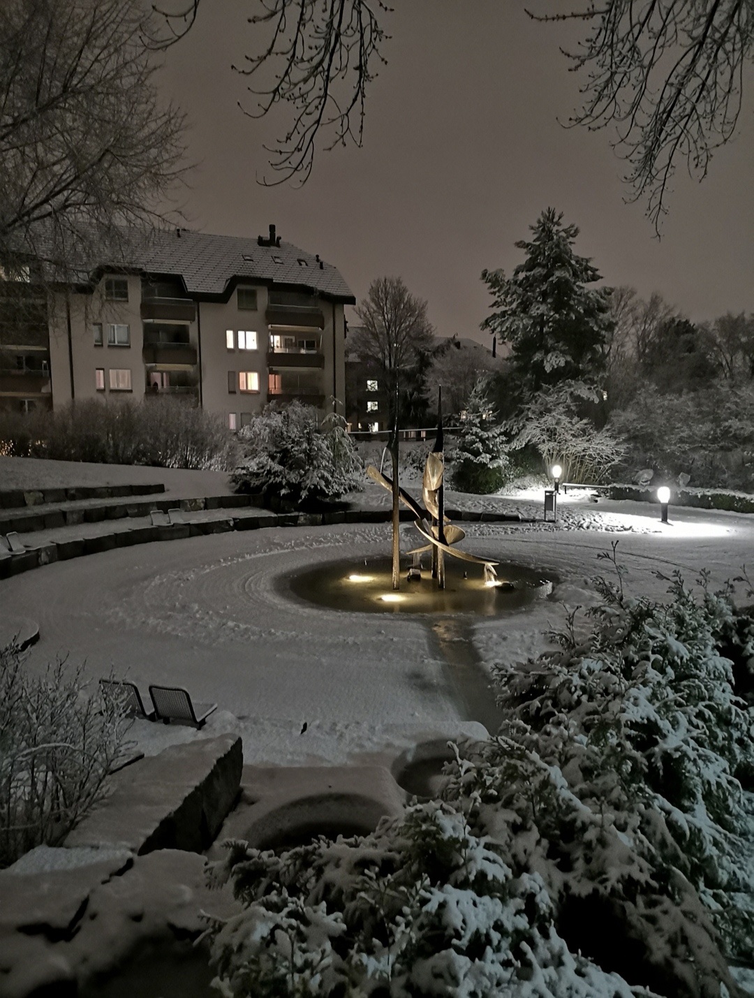 Brunnen im Park Jurastrasse