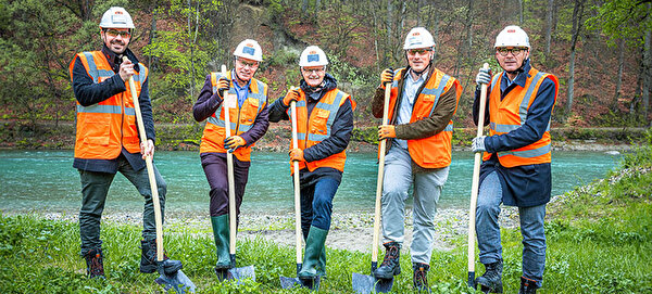 Symbolischer Spatenstich für das Projekt Aarerain.