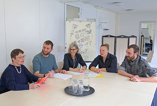 Bild Quartierkoordinatorin in einer Besprechung