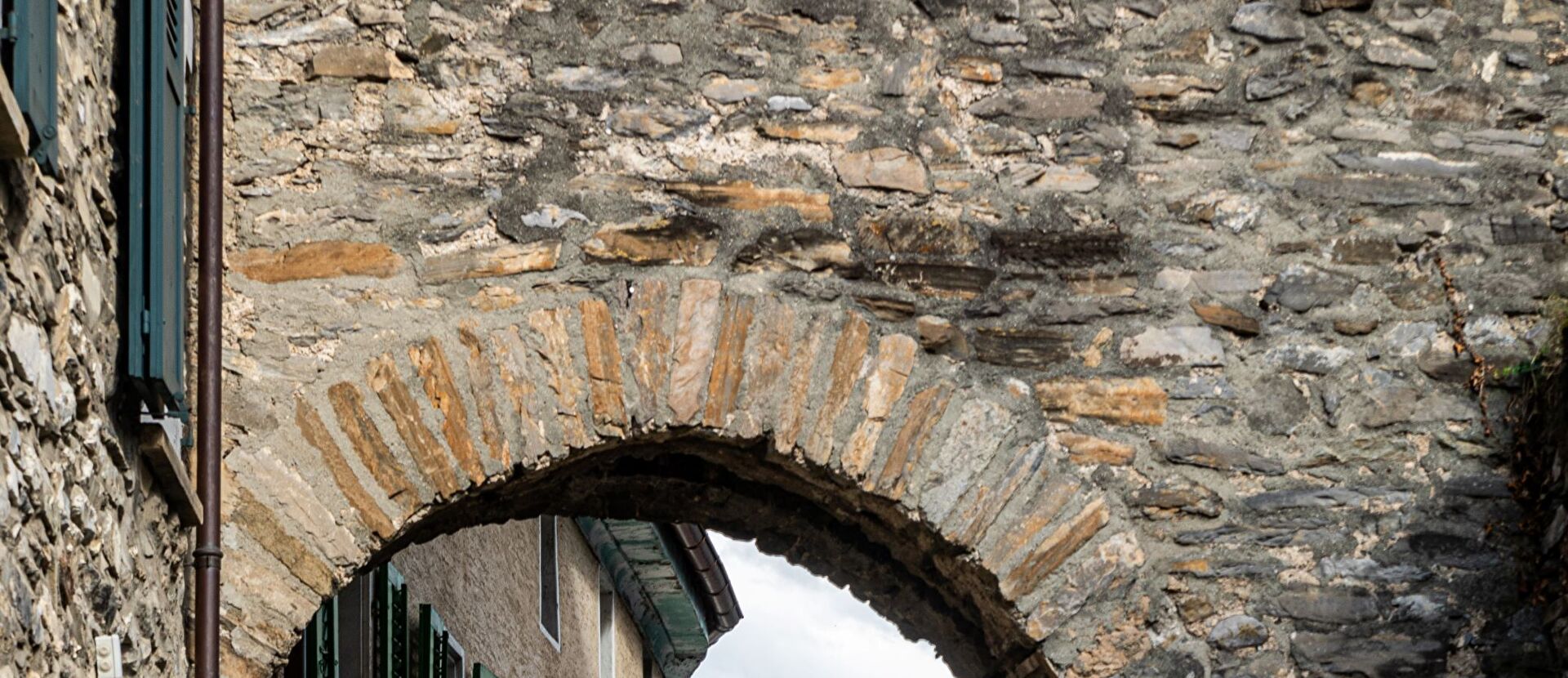 Porte des remparts du Bourg