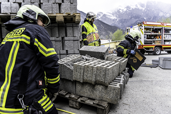 Photo de pompiers en action