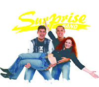 Auf dem Bild ist die dreiköpfige Band zu sehen