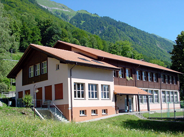 Turnhalle (rechts)