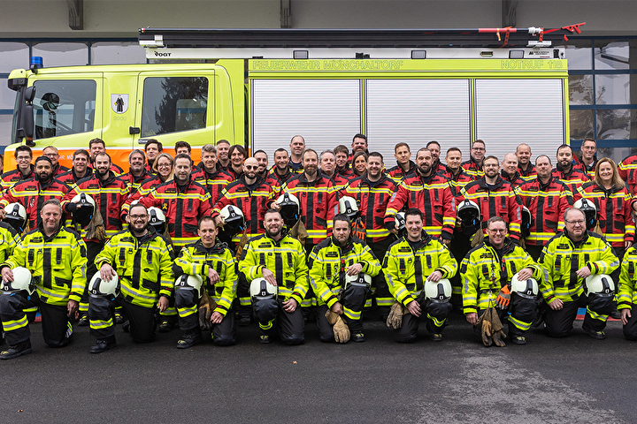 Bild der ganzen Feuerwehrmannschaft