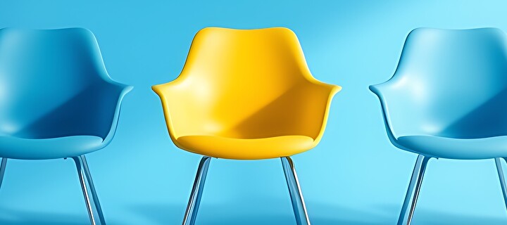 Bild eines leeren Stuhles