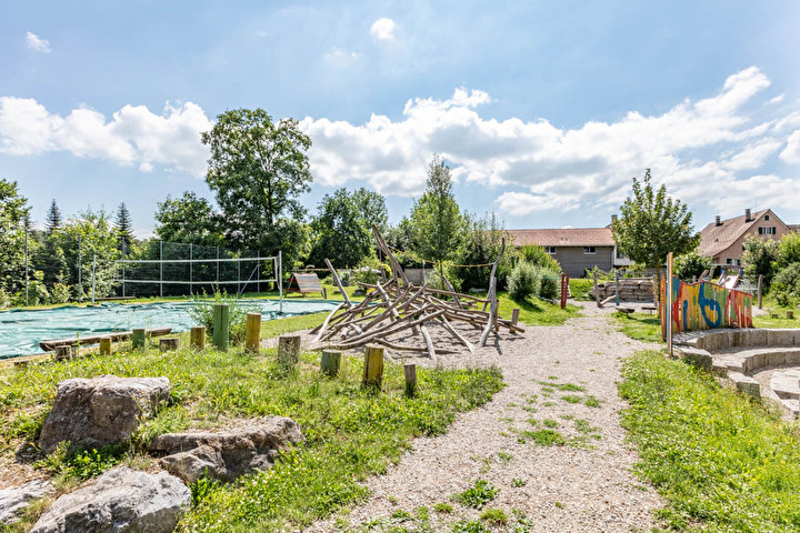 Bild des Spielplatzes beim Schulhaus Hagacher