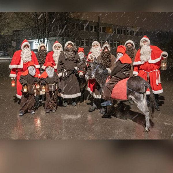 Chlausgruppe mit Esel