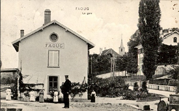Photographie de 1909 de la gare de Faoug