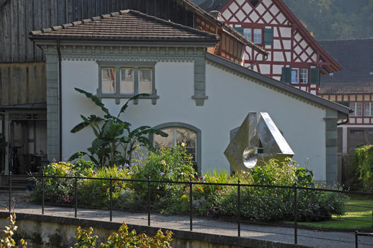 Die zweite Orangerie wurde 1868 erbaut. Der dazugehörige Gewächshausteil wurde um 1902 abgerissen. 1983 wurde die Orangerie zu einer Wohnung umgebaut. Anstatt der Orangerien dienen heute die Schlossscheune, das Gewächshaus, das Treppenhaus und die Keller als Überwinterungsraum für die Kübelpflanzen.