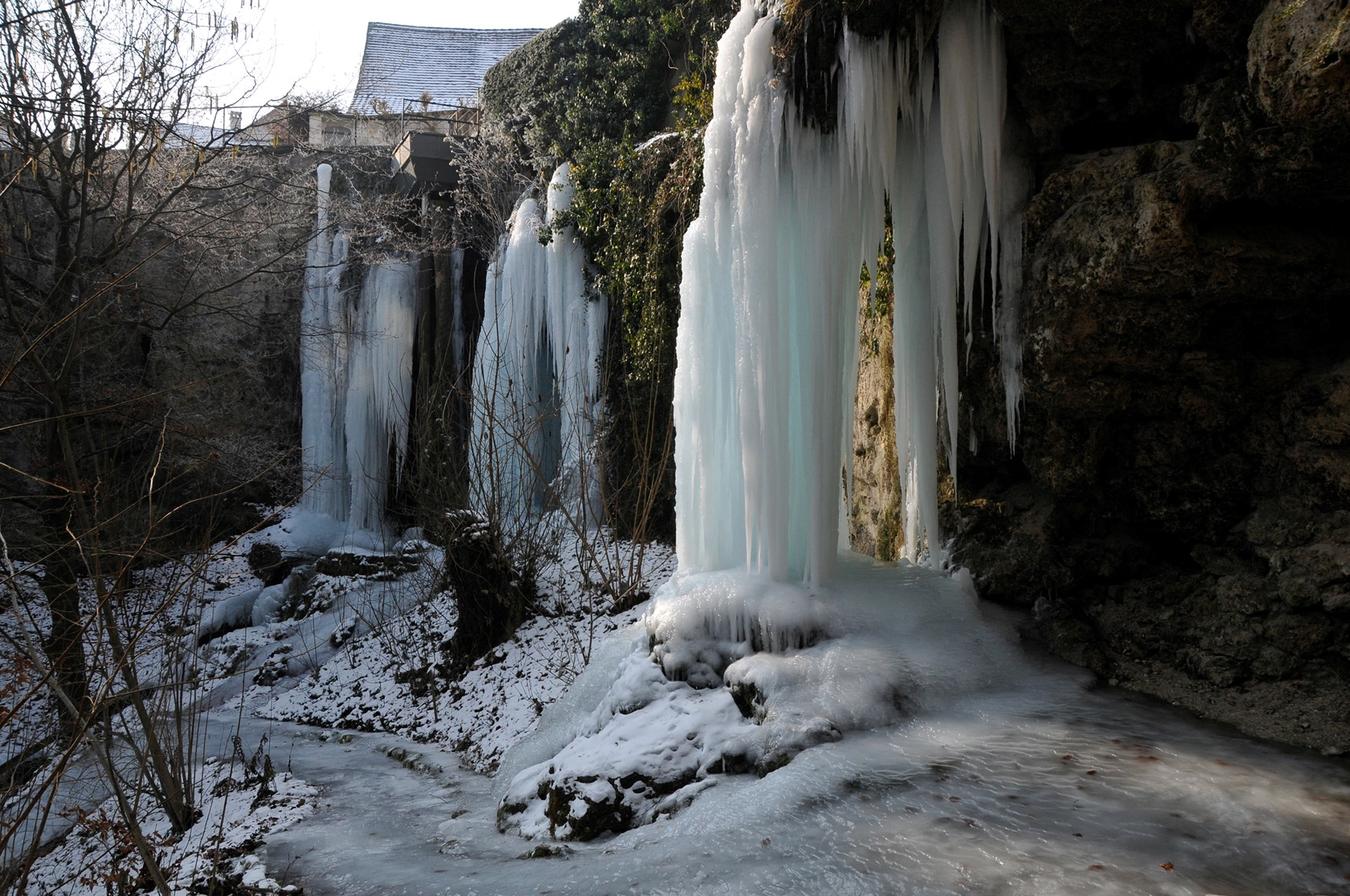 Eiszapfen im Schlosspark am 9. Februar 2012