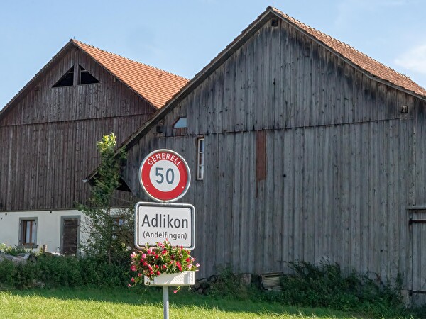 Dorfeingangstafel Adlikon