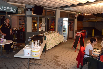 Für das leibliche Wohl sorgte ab ca. 20.00 Uhr das Restaurant mit diversen Salaten und Grilladen.