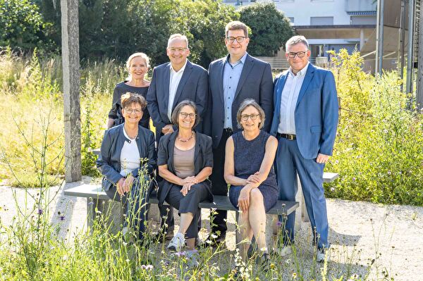 Der Aescher Gemeinderat im Sommer 2025