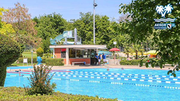 Gartenbad mit Schwimmbecken