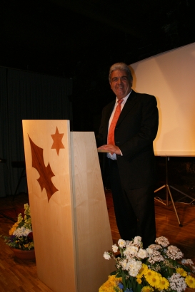 Der Bürgerratspräsident, Herr Peter Meyer, begrüsst die Anwesenden zur Feier.