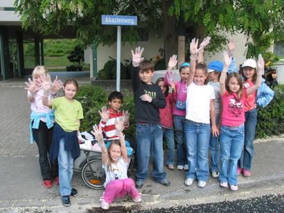 Alle Kinder wurde mit Handschuhen ausgerüstet.