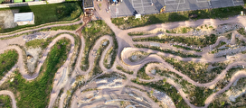 Luftbild der Trailcenter-Strecken und der Parkplätze