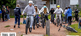 Bike fahrende Kinder auf dem Trailcenter Aesch
