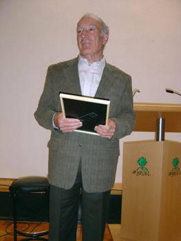 Georg Richli überzeugte mit seinem Buch "Dört, wo mer eusi Räbe hei" die Jury.