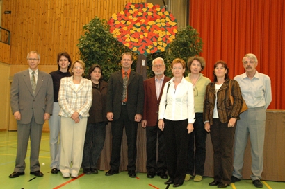 <B>Der neu gewählte Vorstand:</B> (vlnr)
Armin Hauser (Tagespräsident Gründungsversammlung)
<B>Franziska Gerster</B> (Vizepräsidentin), <B>Marianne Hollinger</B> (Vertretung Gemeinderat), 
<B>Isabelle Wipf</B> (Teamleaderin), <B>Raphael Strub</B> (Präsident), 
<B>Werner Häring</B> (Teamleader), <B>Veronique Penski</B> (Teamleaderin), 
<B>Esther Rawyler</B> (Protokoll), <B>Sibylle Piel</B> (Finanzen), 
<B>Rudolf Erb</B> (Teamleader)
es fehlt: <B>Anne-Lise Viquerat</B> (Teamleaderin)