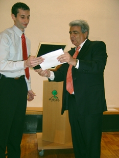 Der Sonderpreis für aussergewöhnliche Leistungen erhielt die Jugendfeuerwehr Aesch, die an den Schweizermeisterschaften 2006 die Goldmedaille eroberte.