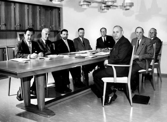 <b>von links nach rechts</b>
Hans Jurt (Gemeindeverwalter), Ernst Schweizer, Leo Thüring, Rolf Schmidlin, Max Nebel (Gemeindepräsident), Karl Häring, Fritz Alioth, Toni Solèr