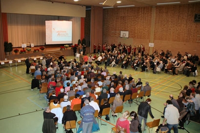 Fast 300 Menschen sind dabei.