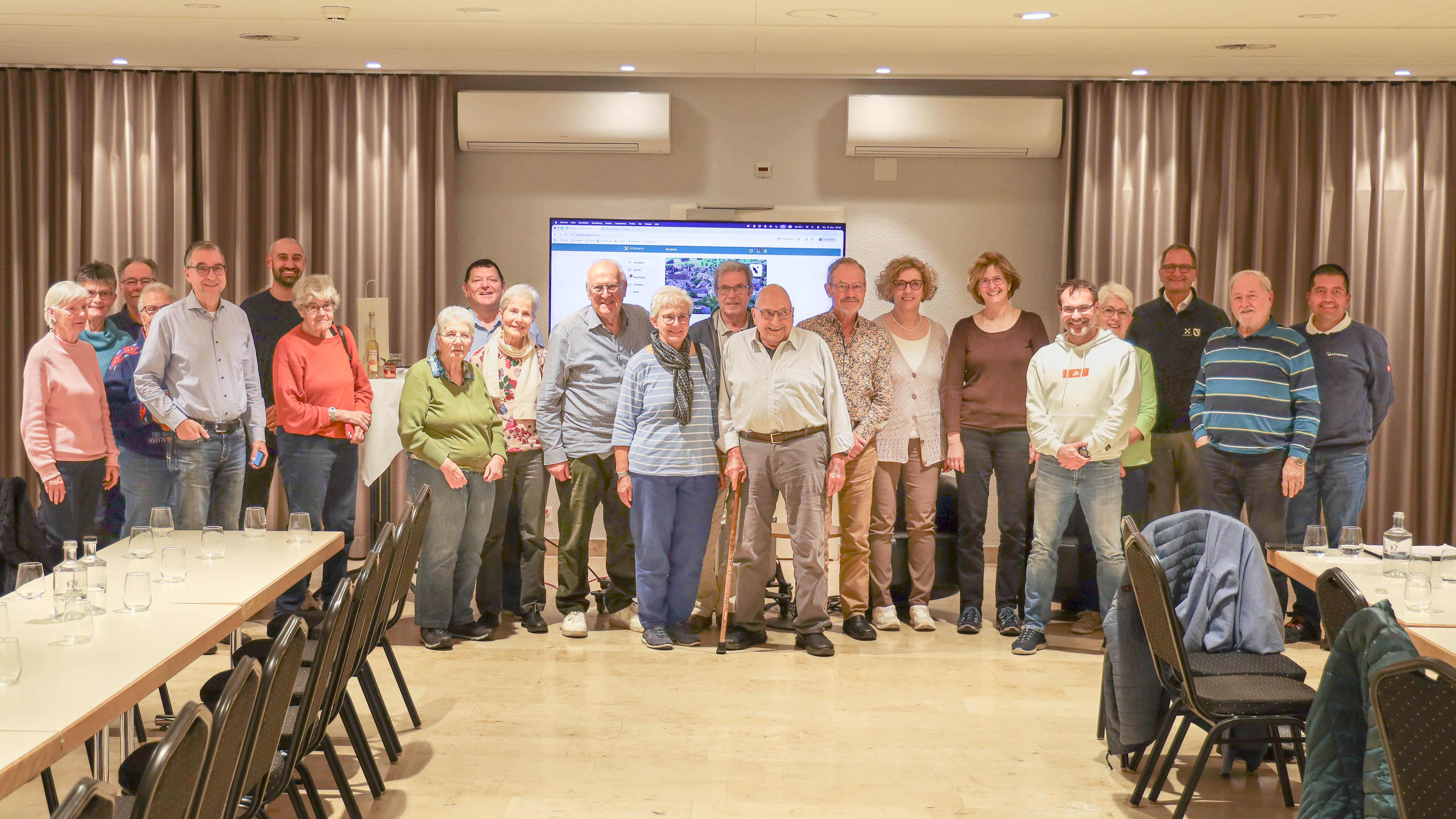 Gruppenfoto vom Crossiety-Anlass