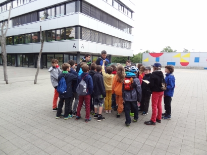 Einsatzbesprechung in Klassen