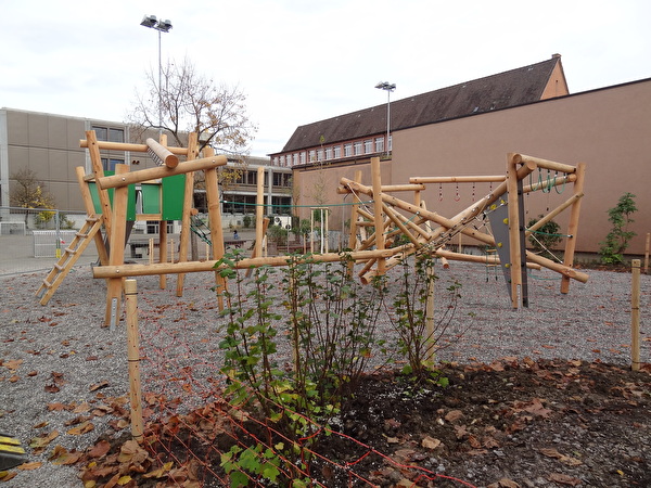 Spielplatz Neumattschulhaus Innenhof