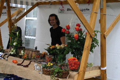 Die Blumenpagode erfreut jede Woche die Blumenliebhaber und -liebhaberinnen mit ihrem frischen Angebot an wunderschönen Blumengestecken und Sträussen - je nach Saison.
