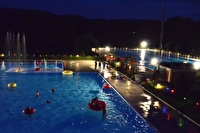 Aescher Schwimmbad bei Nacht